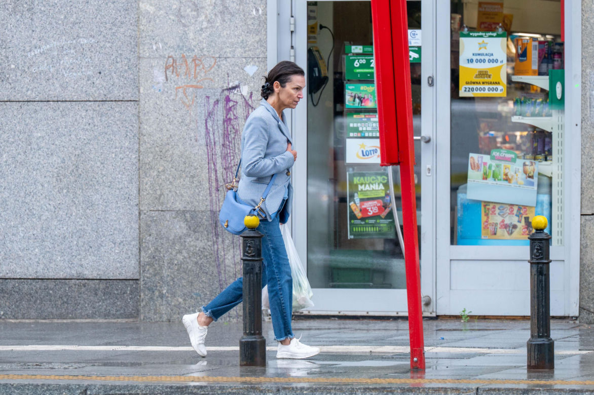 Olga Bończyk na czerwonym świetle