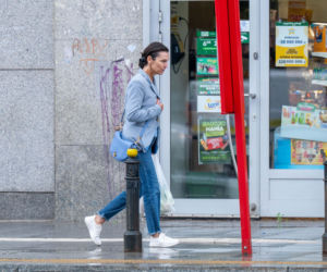 Olga Bończyk na czerwonym świetle