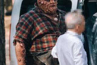 Taksówkarz i aktor z „Pitbulla” w szpitalu. Walczy o powrót do zdrowia. „Ludzie umierali obok mnie”