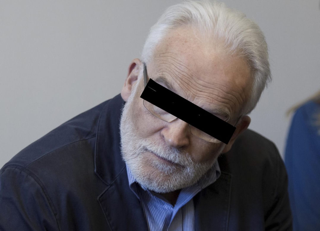 Zmarł, bo lekarz zaszył mu dwie chusty w brzuchu