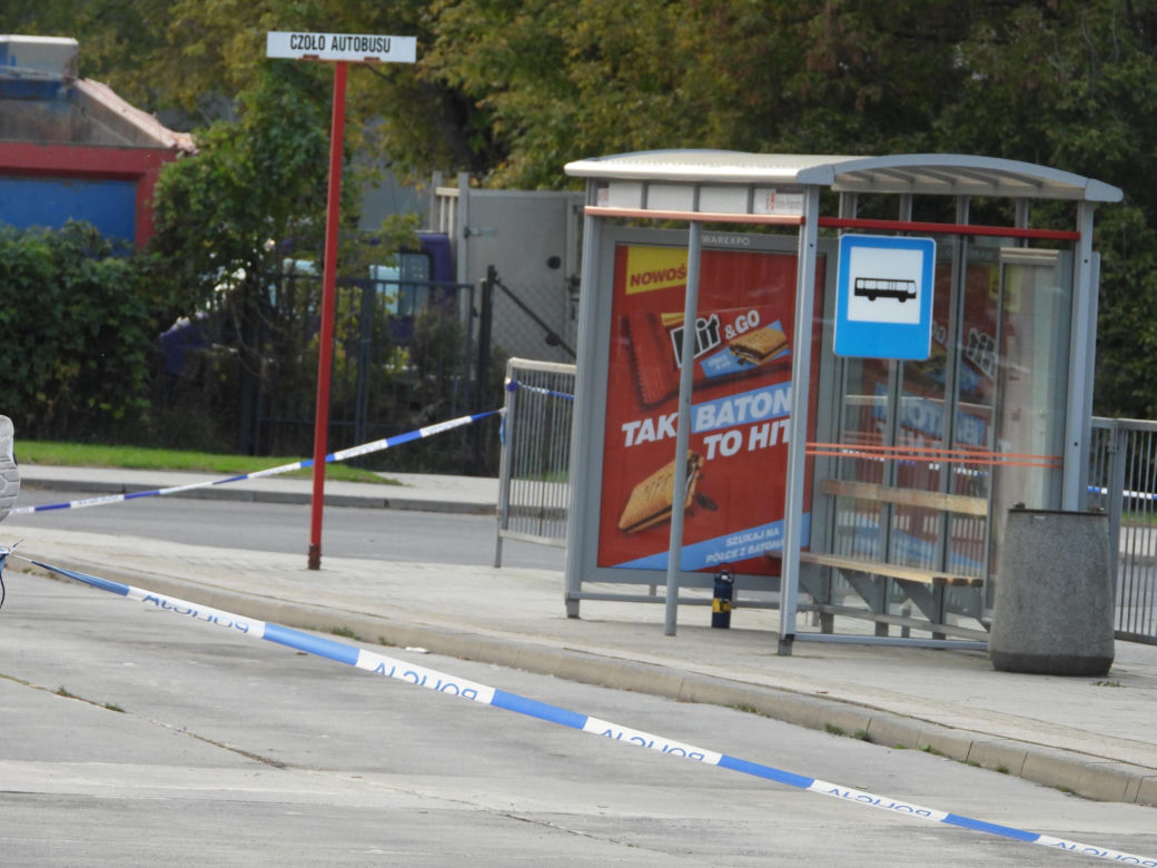 Zamknęli pętlę autobusową przez tajemniczy bidon. Interwencja pirotechników trwała kilka godzin