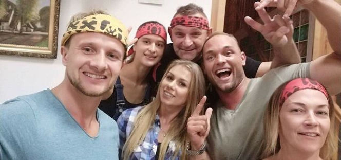 Bartek z Wyspy przetrwania romansował z Ewą 'Fitellą', a jest z Anią! [FOTO] 
