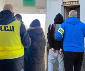 Okradali domy w Małopolsce, gdy mieszkańcy byli w środku. Para złodziei w rękach policji