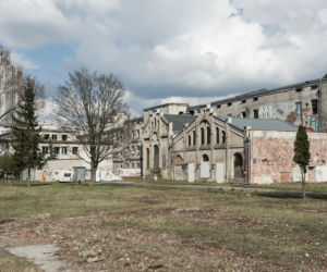 To największy pustostan Warszawy? Radni zdecydowali o jego sprzedaży za 300 milionów 