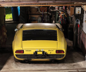 Odnaleziona w szopie Lamborghini Miura trafi na aukcję