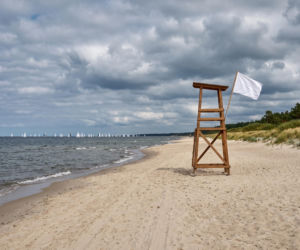 Sinice Dziwnów. Czy w Dziwnowie można się kąpać 29.08? Flaga, warunki pogodowe