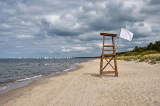Sinice Dziwnów. Czy w Dziwnowie można się kąpać 29.08? Flaga, warunki pogodowe