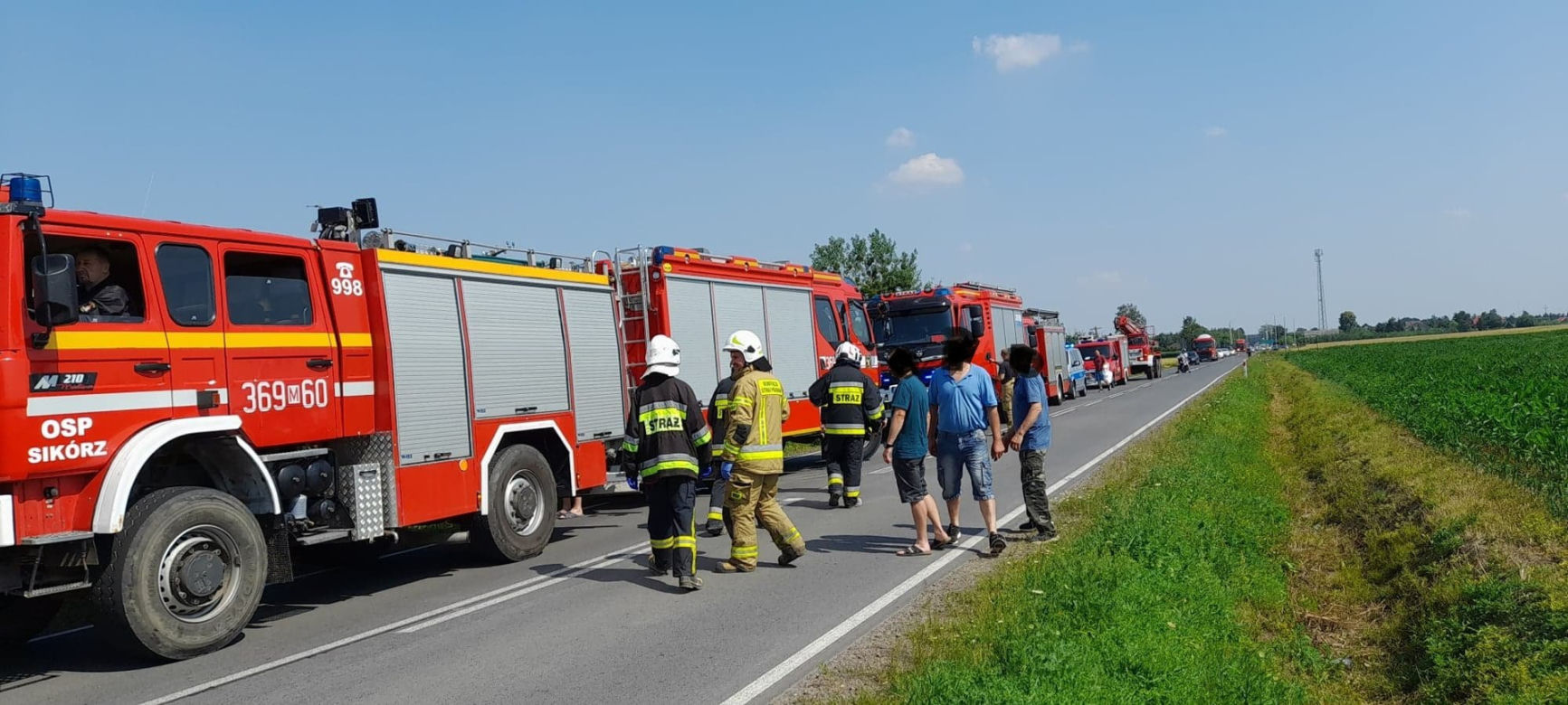 Koszmarny wypadek pod Płockiem! 35-latek uwięziony w skodzie nie żyje [ZDJĘCIA]