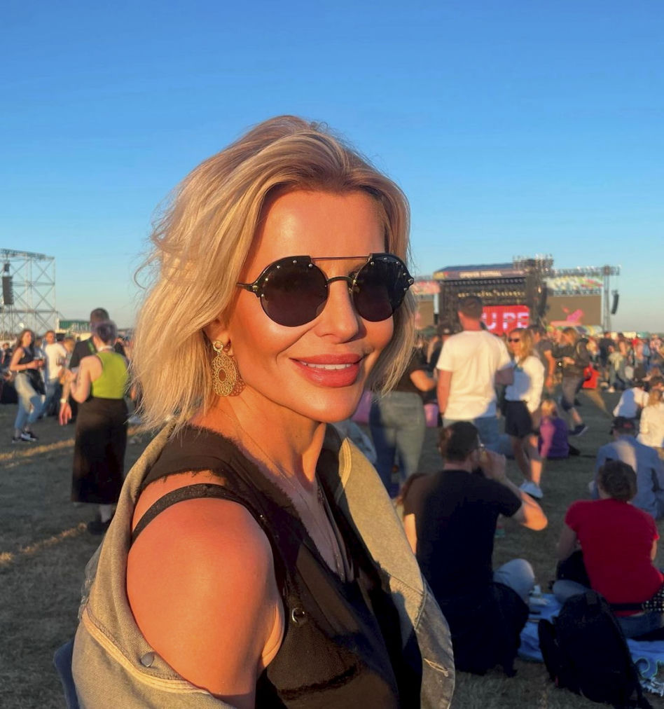 Joanna Racewicz prezentuje się fenomenalnie! Pokazała zdjęcie w bikini [GALERIA] 