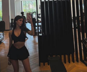 Roksana Węgiel-Mglej rozciąga się w Dubaju