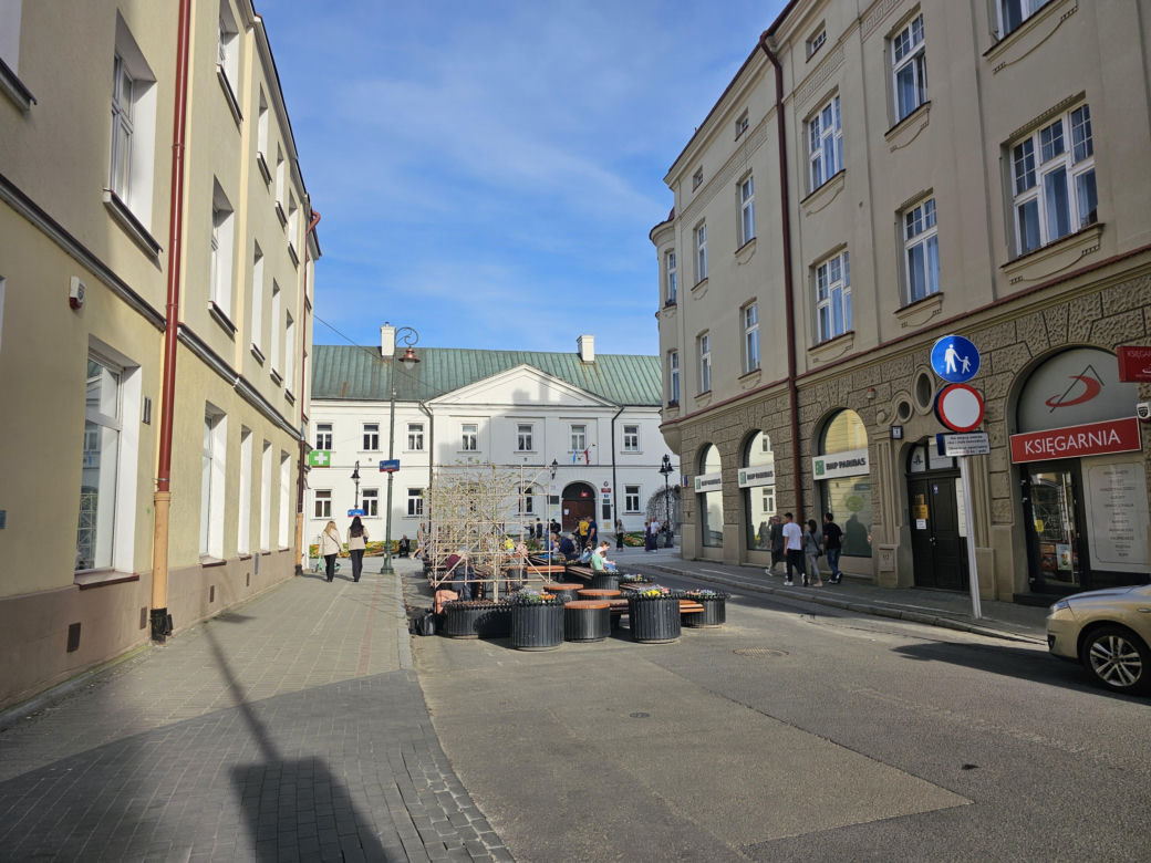 Wybory samorządowe 2024. Rzeszowianie ruszyli do urn [GALERIA]