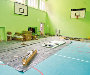 Robotnicy przywitają uczniów