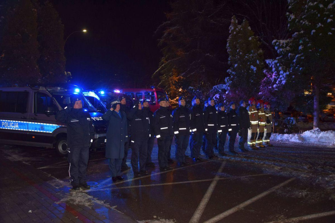 Poruszający gest policjantów i strażaków z Podkarpacia. Zrobili to dla zmarłych kolegów, słowa stają w gardle