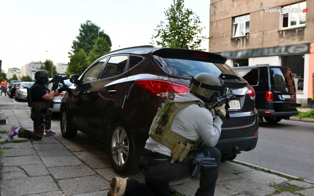 Zabójstwo 35-latka z Chorzowa. Policja zatrzymała 3 osoby [ZDJĘCIA, WIDEO]