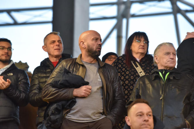 PRES Grupa Dewloperska Toruń - Abramczyk Polonia Bydgoszcz, zdjęcia kibiców i zawodników z pożegnania Adriana Miedzińskiego