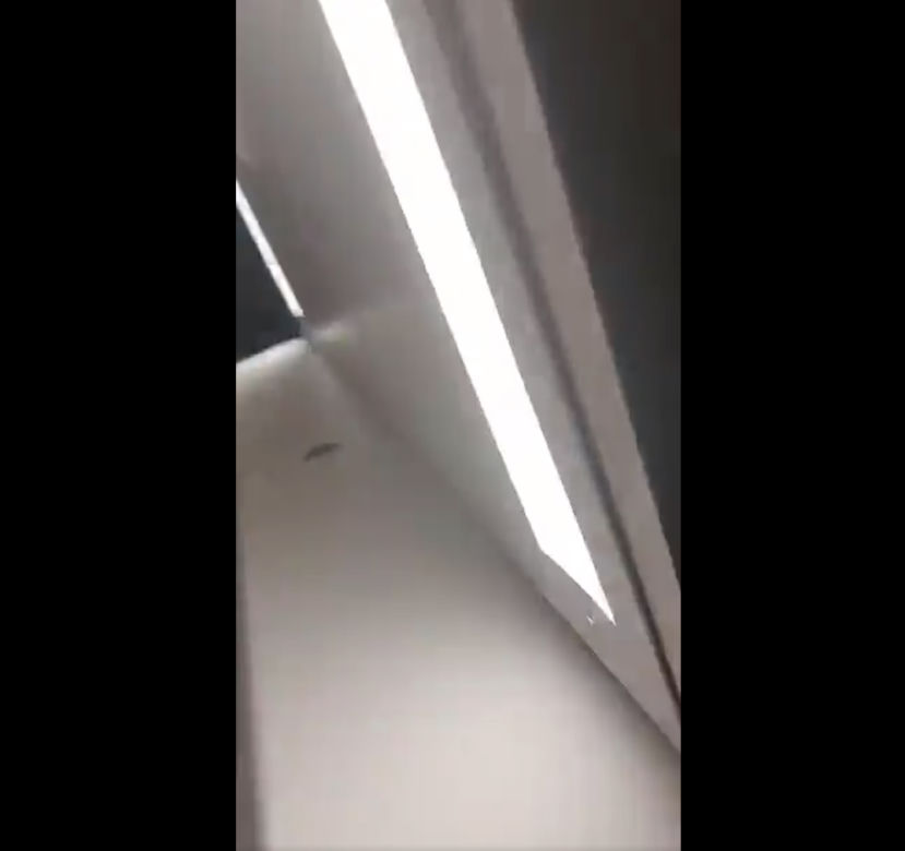 W pociągu PKP InterCity "Niemcewicz" zarwał się sufit! Szok na trasie Warszawa-Terespol [ZDJĘCIA]. Kontener: Warszawa.