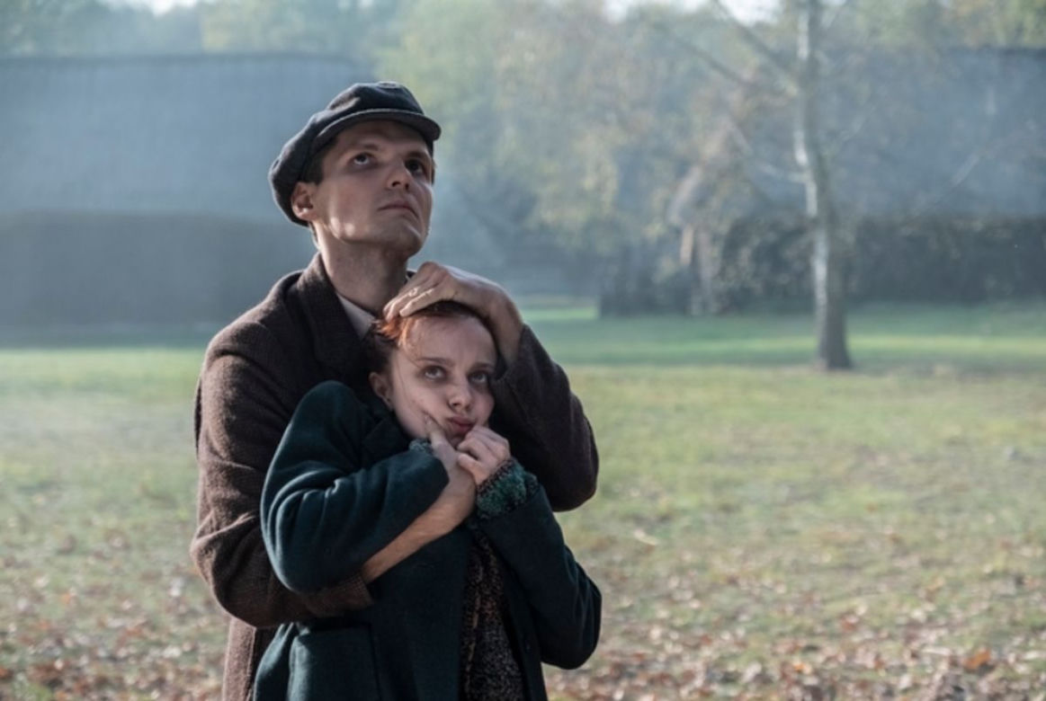 Stulecie Winnych 2 sezon odc. 15. Ania (Weronika Humaj), Antek Jamroży (Jakub Guszkowski)