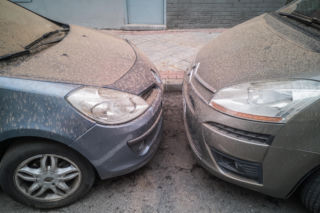 Pył z Sahary na autach