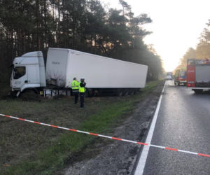 Tragiczny wypadek na DK 10 pod Bydgoszczą! Nie żyje jedna osoba! [ZDJĘCIA]