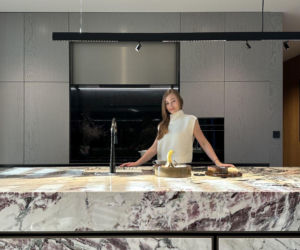 Forrest House to współczesna willa miejska autorstwa JABRAARCHITECTS, zaprojektowana na styku architektury i krajobrazu