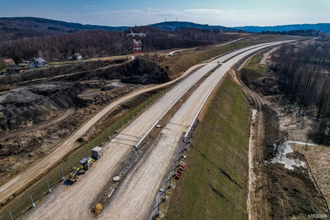 Najwyższa estakada w Polsce powstaje na S19 Babica Jawornik. Na plac budowy prowadzą serpentyny