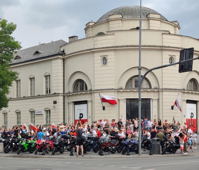 „Cześć i chwała bohaterom!”. Siedlczanie spotkali się w centrum miasta, by uczcić 82. rocznicę wybuchu Powstania Warszawskiego