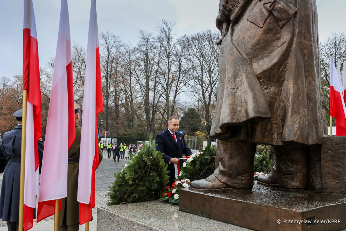 Złożenia wieńców przed pomnikami Ojców Niepodległości: Wincentego Witosa, Ignacego Jana Paderewskiego, Ignacego Daszyńskiego, Romana Dmowskiego, Wojciecha Korfantego i Marszałka Józefa Piłsudskiego.