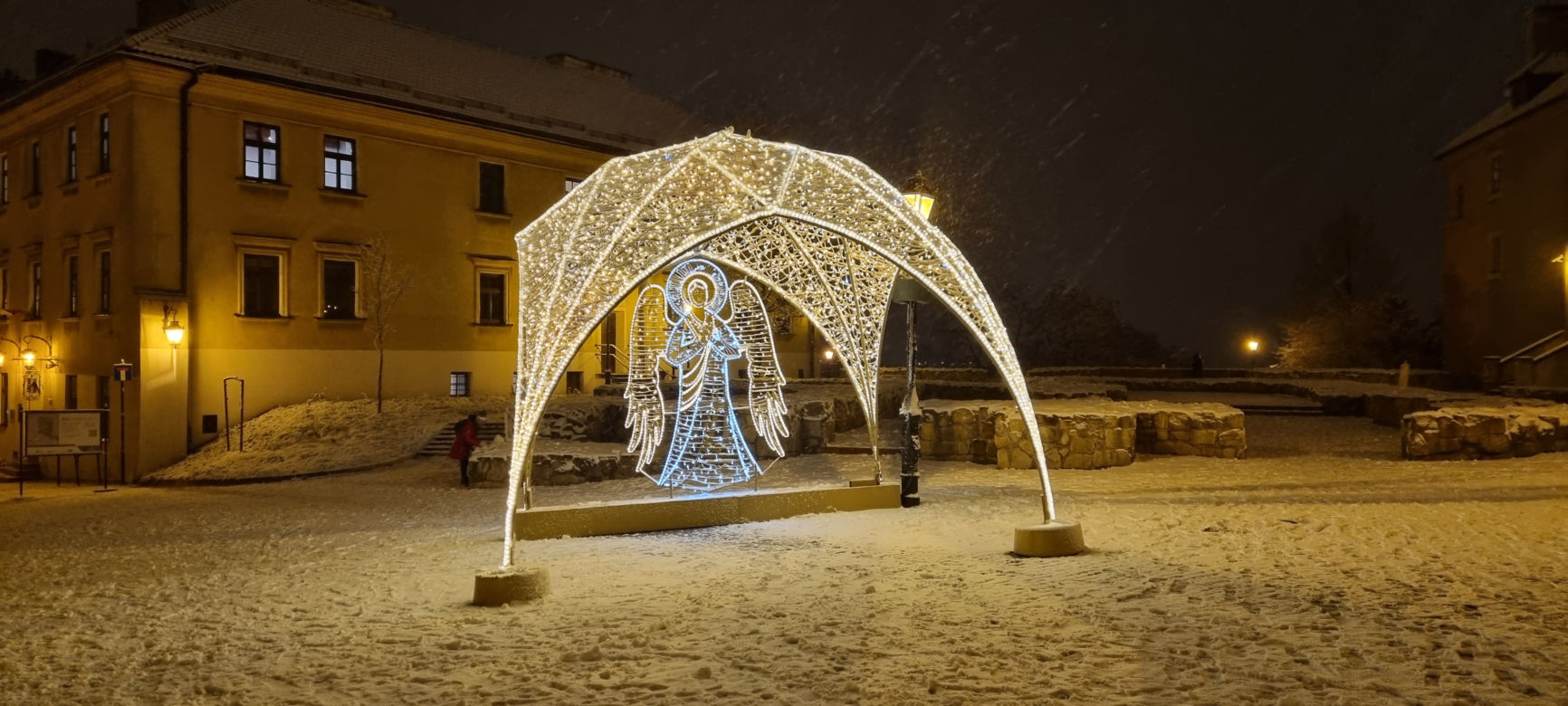 W Lublinie czuć klimat zbliżających się świąt. Iluminacje już świecą [GALERIA]