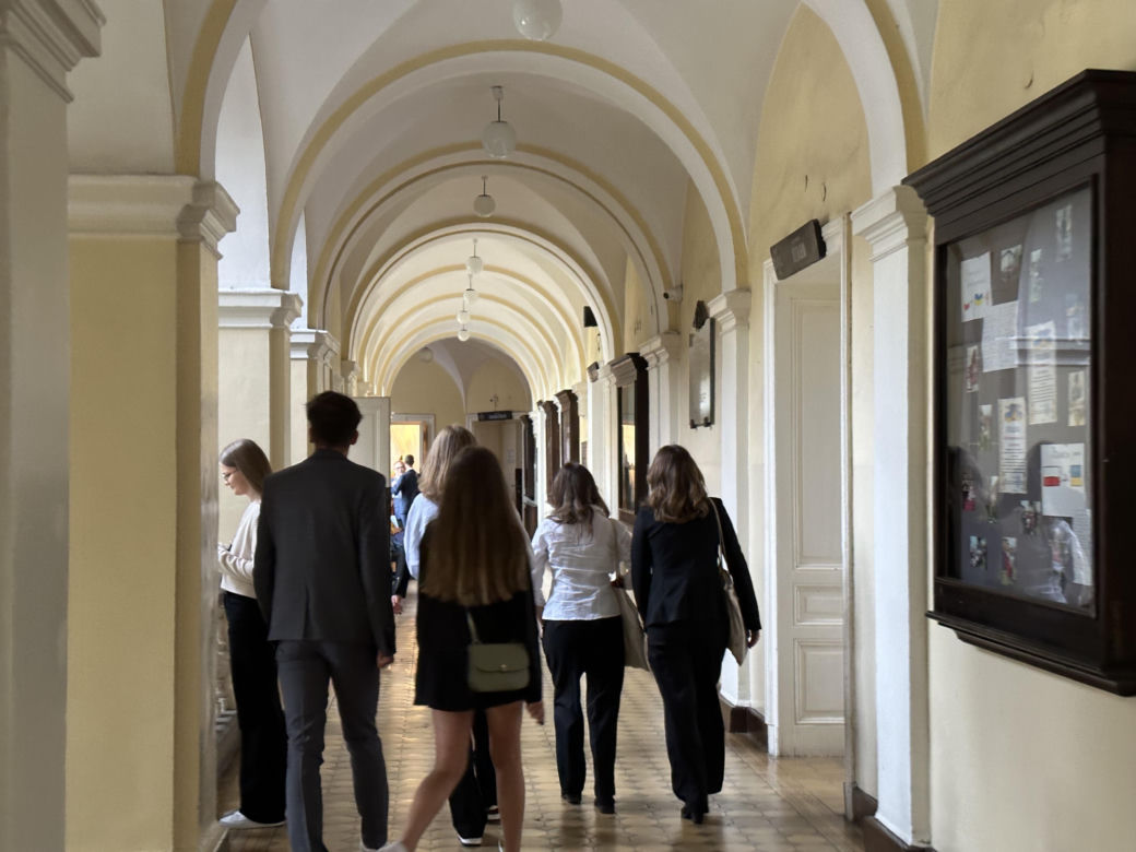 Uczniowie I Liceum Ogólnokształcącego im. Bartłomieja Nowodworskiego rozpoczęli rok szkolny 2023/2024