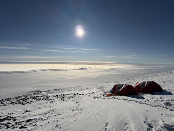 Siedlczanin Kryspin Mitura ukończył Koronę Ziemi oraz Koronę Wulkanów Ziemi w rozszerzonym wariancie „Double Seven Summits”!