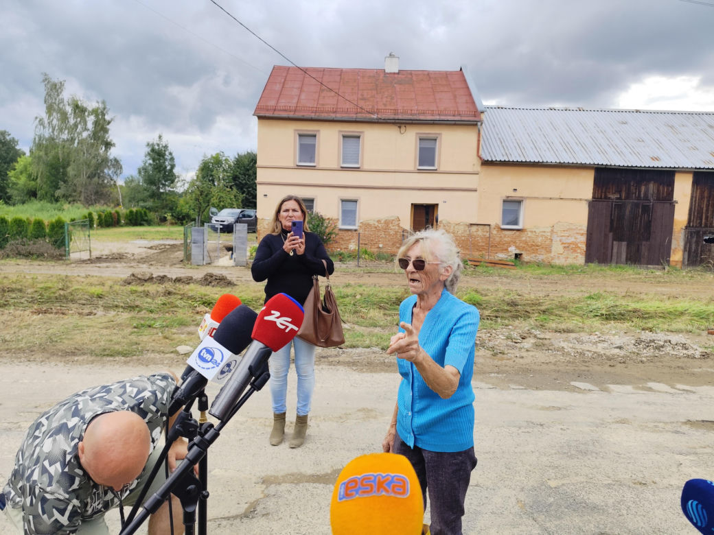 Głuchołazy dzień po nawałnicy. Mieszkańcy wściekli: "To, co podają w TV to lipa!"