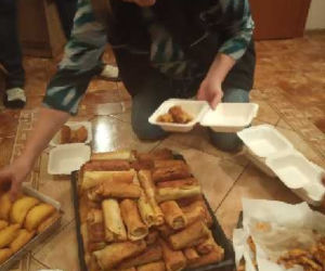 Karmimy pierogami naszych obrońców