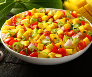 Sałatka z papryki z mango