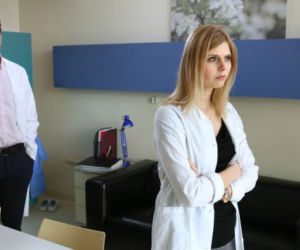 Barwy szczęścia odcinek 1481, Iwona Pyrka (Izabela Zwierzyńska), Adrian Świderski (Sambor Czarnota)