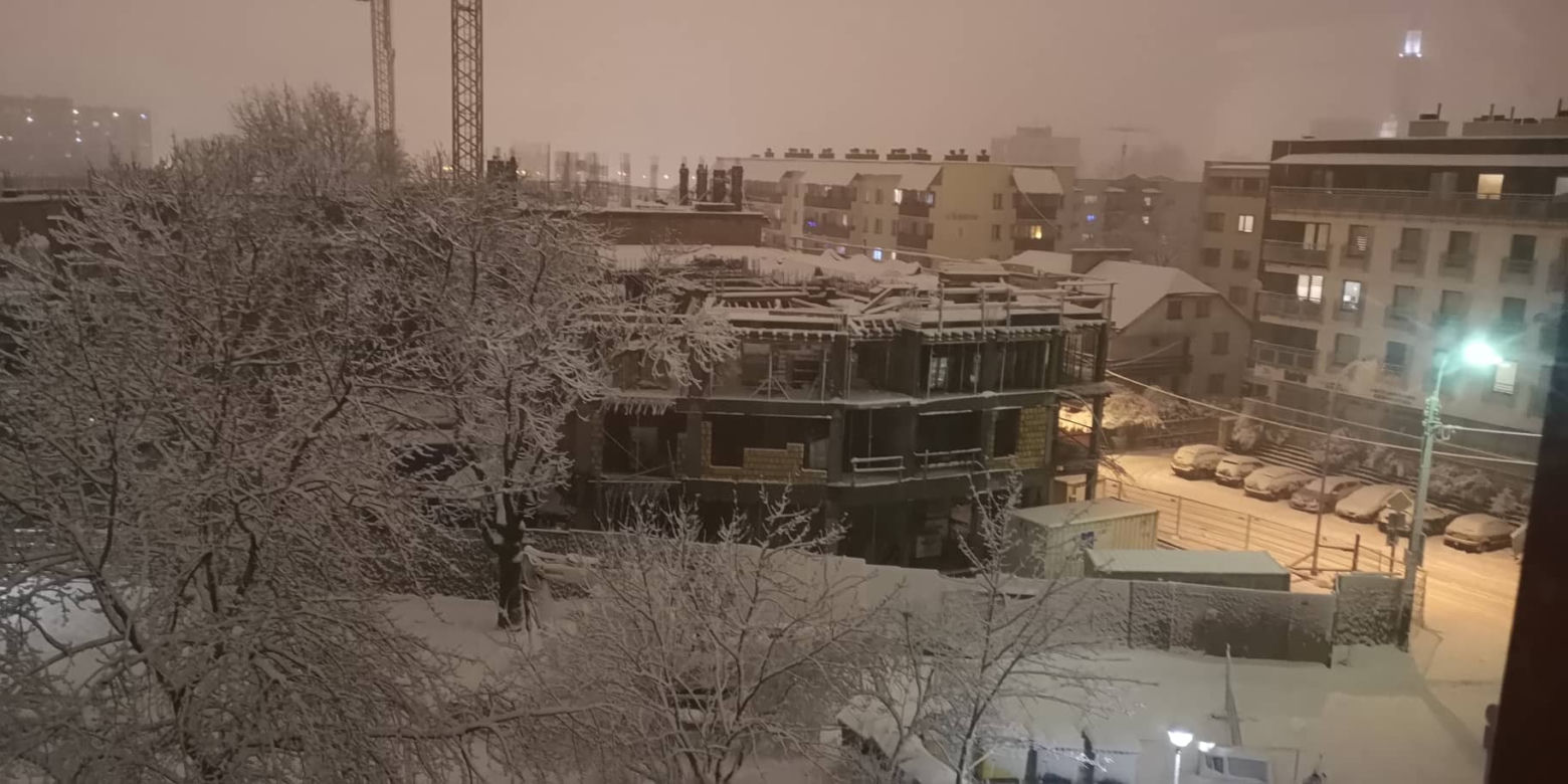 Atak zimy w Białymstoku. Śnieżyca sparaliżowała miasto i region [ZDJĘCIA]