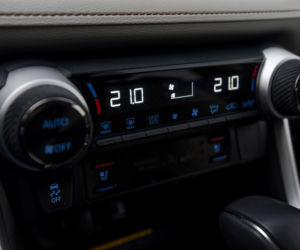  Toyota RAV4 mk. V
