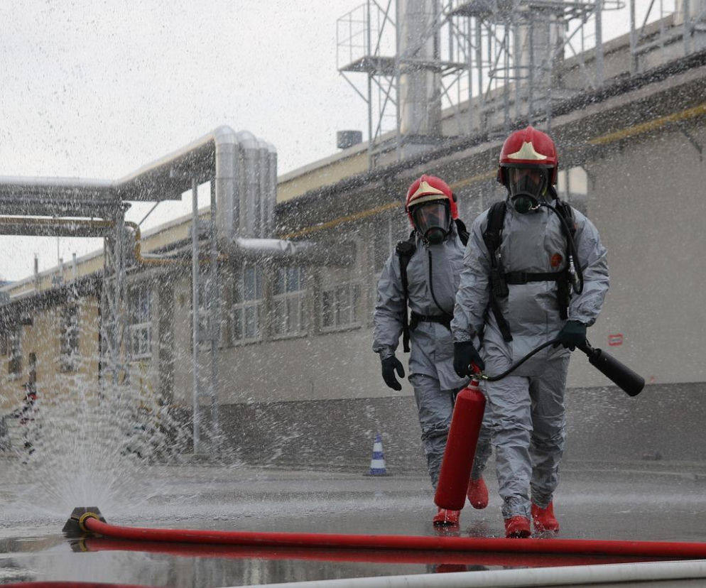 Duży wyciek chemikaliów pod Wrocławiem! Akcja służb we Wróblowicach 