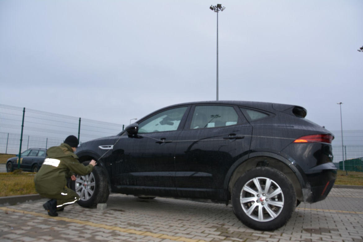 Jaguar E-Pace pochodzący z kradzieży