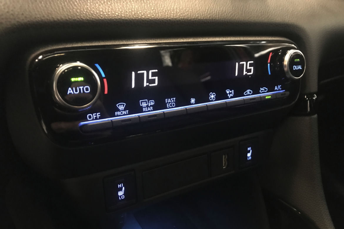 Toyota Yaris 1.5 Hybrid 116 KM e-CVT 