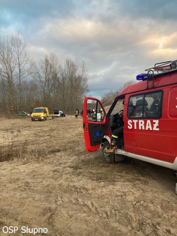 Płock. Ciała dzieci z ranami ciętymi. Trwają poszukiwania podejrzanego o zbrodnię. To ojciec jednego z chłopców? [ZDJĘCIA]
