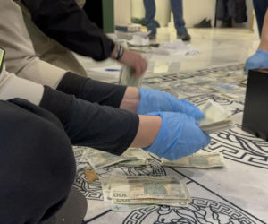 Łódź: Policja rozbiła gang sutenerów! Zmuszali kobiety do prostytucji metodą „loverboya”