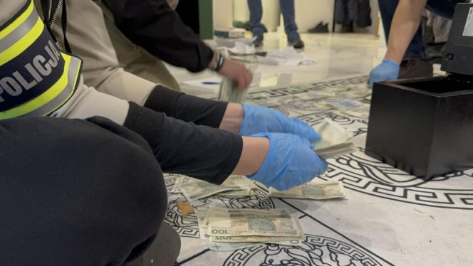 Łódź: Policja rozbiła gang sutenerów! Zmuszali kobiety do prostytucji metodą „loverboya”