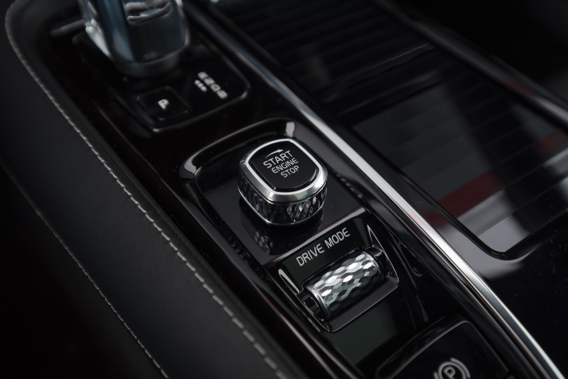 Volvo V60 T8 Twin Engine AWD R-Design AT8