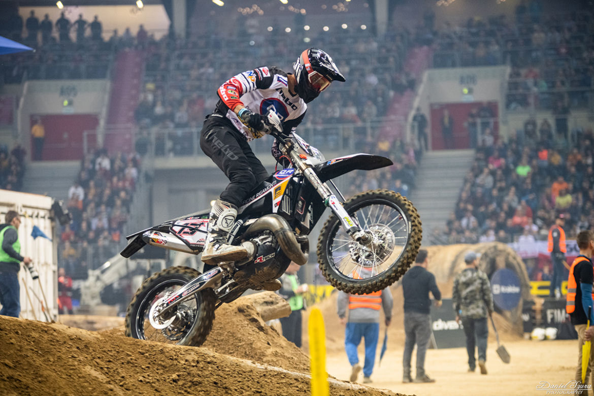 SuperEnduro w Krakowie! Duże prędkości, terenowe motocykle i skoki w powietrzu!