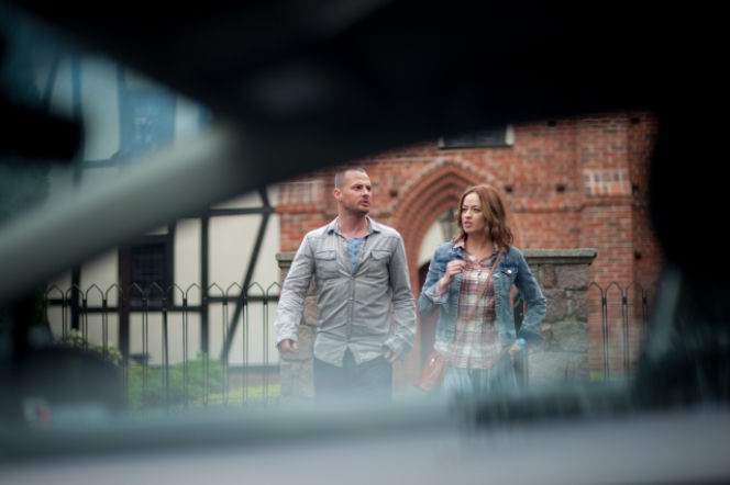 Lekarze 3 odcinek 1 (odc. 27). Alicja (Magdalena Różczka), Maks (Paweł Małaszyński)