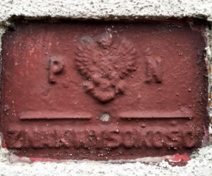 To miasto w województwie łódzkim zachwyca zabytkowym rynkiem. W średniowieczu stało się sławne