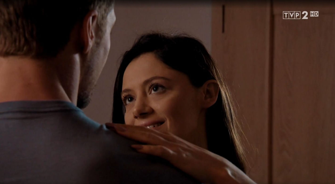M jak miłość, odcinek 1498: Iza (Adriana Kalska), Marcin (Mikołaj Roznerski)