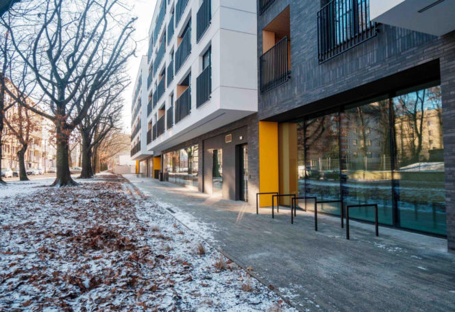 Uwagę zwracają dziś takie adresy jak ul. Dębowa 1 w Łodzi. To tam powstały Apartamenty Dębowa - inwestycja zlokalizowana w centrum Łodzi, w sąsiedztwie alei stuletnich dębów