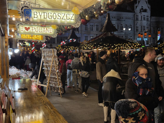 Miasto rozbłysło świąteczną magią! Tłumy na wielkim otwarciu Bydgoskiego Jarmarku Świątecznego