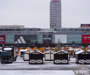 Jarmark Warszawski na placu Defilad na kilka dni przed startem imprezy